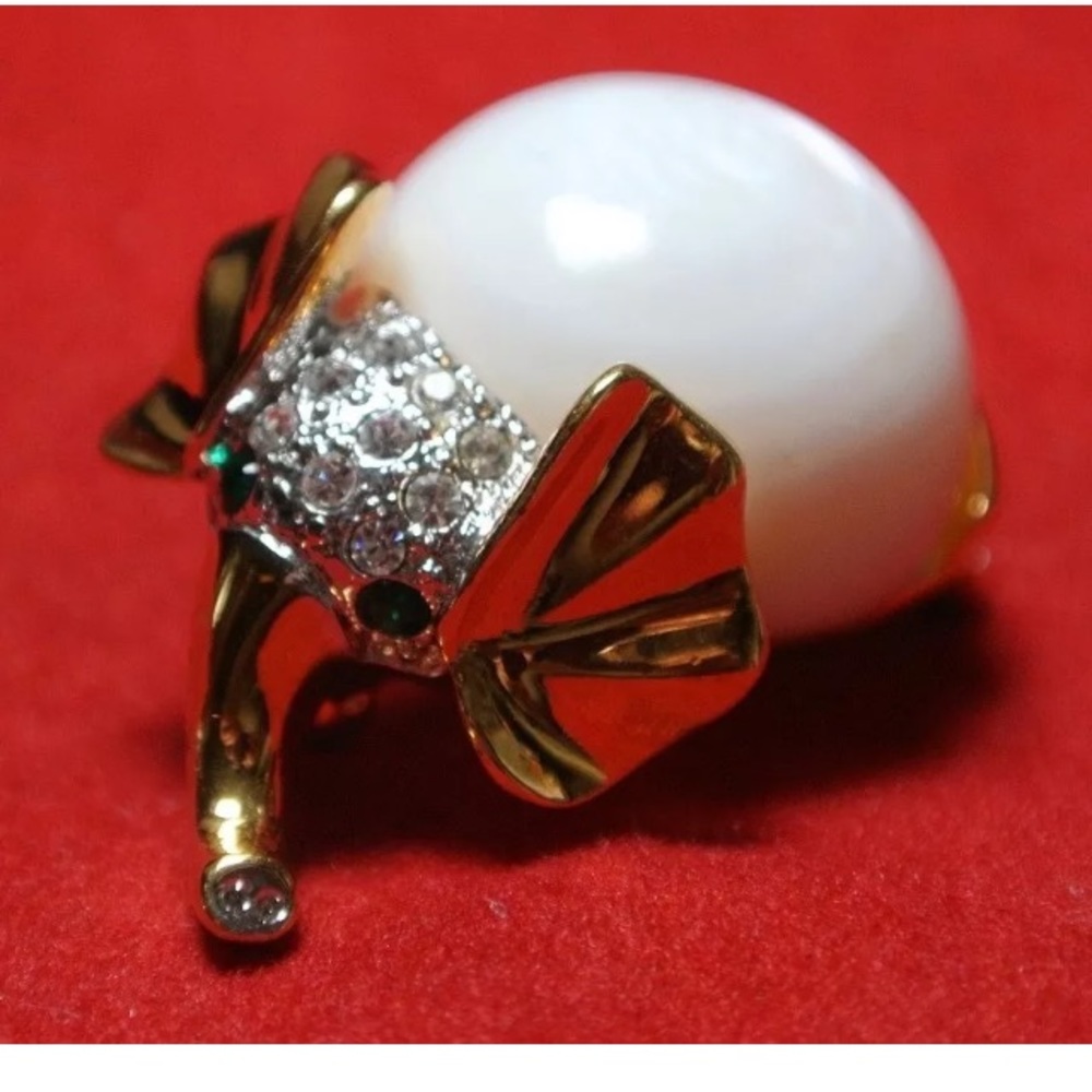 Vintage Butler Elephant Brooch - Picture 4 of 10